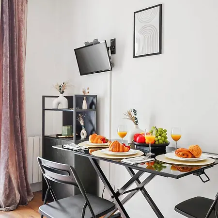 Apartment Bnbnova - Cozy Near Eiffel Tower & Invalides Paris